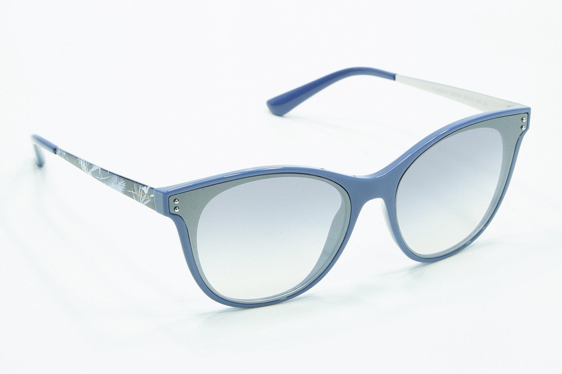 Солнцезащитные очки  Vogue 0VO5205S-24167B 62 (+) - 2